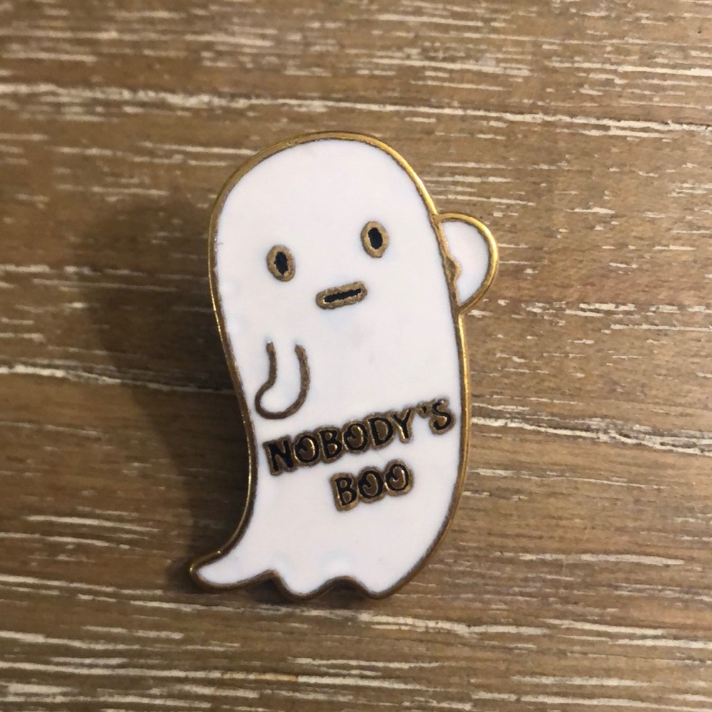 Enamel pin